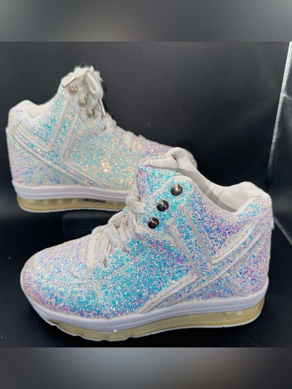 Y.R.U. QOZMO AIRE Light-Up Glitter High Top Sneakers Women 7 in box lights work